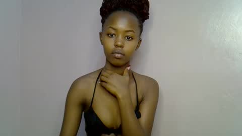 Snapshot of tinybarbie_ chatting on October 19, 2025, 5:24 pm Barbie  online show from October 19, 2025, 5:24 pm