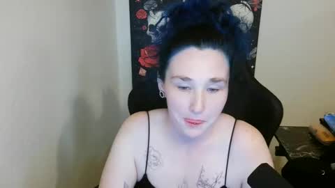 tinyfeet1827 online show from February 15, 2026, 5:59 am