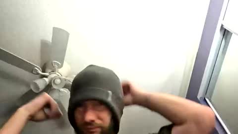 tinyguynicecock online show from April 3, 2026, 2:09 am