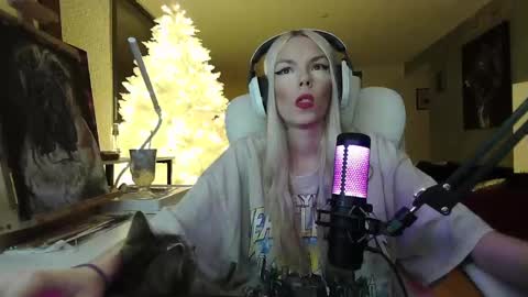 Snapshot of tinykylie chatting on January 12, 2025, 2:03 am stage Kylie Sinner brand CLITBAIT online show from January 12, 2025, 2:03 am