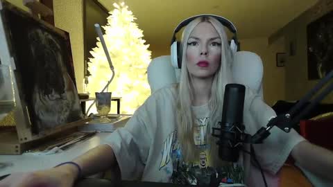 Snapshot of tinykylie chatting on January 12, 2025, 5:13 am stage Kylie Sinner brand CLITBAIT online show from January 12, 2025, 5:13 am