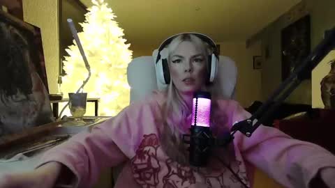 Snapshot of tinykylie chatting on January 13, 2025, 1:45 am stage Kylie Sinner brand CLITBAIT online show from January 13, 2025, 1:45 am