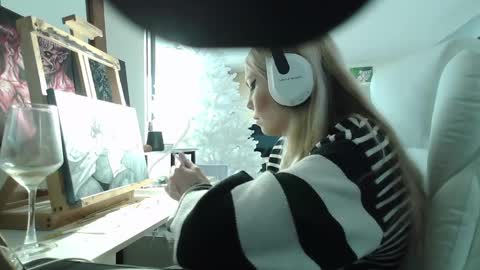 Snapshot of tinykylie chatting on January 20, 2025, 4:34 pm stage Kylie Sinner brand CLITBAIT online show from January 20, 2025, 4:34 pm