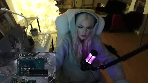 Snapshot of tinykylie chatting on January 22, 2025, 4:34 am stage Kylie Sinner brand CLITBAIT online show from January 22, 2025, 4:34 am
