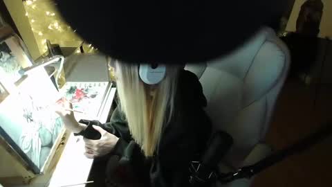 Snapshot of tinykylie chatting on January 23, 2025, 5:24 am stage Kylie Sinner brand CLITBAIT online show from January 23, 2025, 5:24 am
