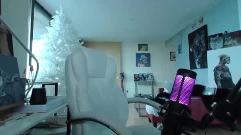 Snapshot of tinykylie chatting on January 23, 2025, 8:24 pm stage Kylie Sinner brand CLITBAIT online show from January 23, 2025, 8:24 pm