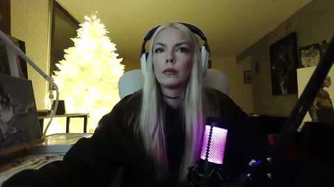 Snapshot of tinykylie chatting on January 23, 2025, 11:26 pm stage Kylie Sinner brand CLITBAIT online show from January 23, 2025, 11:26 pm