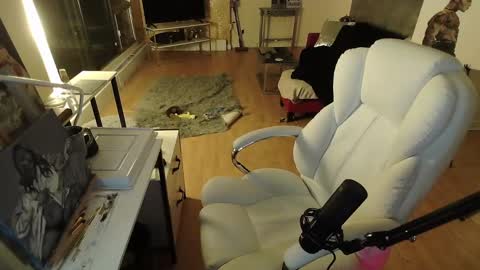 Snapshot of tinykylie chatting on January 25, 2025, 4:34 am stage Kylie Sinner brand CLITBAIT online show from January 25, 2025, 4:34 am