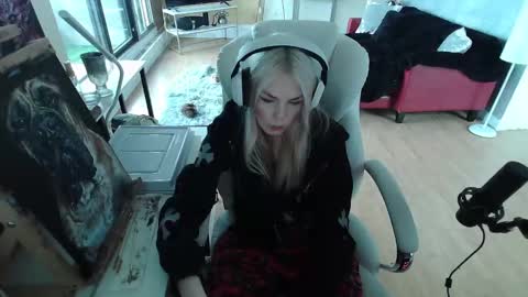 Snapshot of tinykylie chatting on January 26, 2025, 12:33 pm stage Kylie Sinner brand CLITBAIT online show from January 26, 2025, 12:33 pm