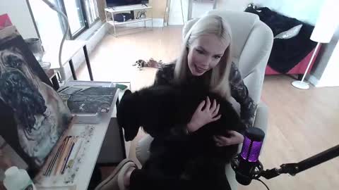 Snapshot of tinykylie chatting on February 9, 2025, 6:58 pm stage Kylie Sinner brand CLITBAIT online show from February 9, 2025, 6:58 pm