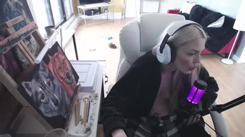 Snapshot of tinykylie chatting on February 13, 2025, 8:24 pm stage Kylie Sinner brand CLITBAIT online show from February 13, 2025, 8:24 pm