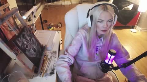 Snapshot of tinykylie chatting on February 23, 2025, 11:58 pm stage Kylie Sinner brand CLITBAIT online show from February 23, 2025, 11:58 pm