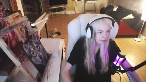 Snapshot of tinykylie chatting on February 27, 2025, 4:09 am stage Kylie Sinner brand CLITBAIT online show from February 27, 2025, 4:09 am