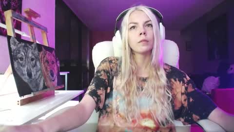 stage Kylie Sinner  brand CLITBAIT online show from September 28, 2025, 11:10 pm