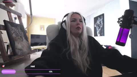 stage Kylie Sinner  brand CLITBAIT online show from March 8, 2026, 11:58 am