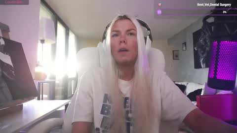 Snapshot of tinykylie chatting on June 2, 2026, 10:23 pm stage Kylie Sinner brand CLITBAIT online show from June 2, 2026, 10:23 pm