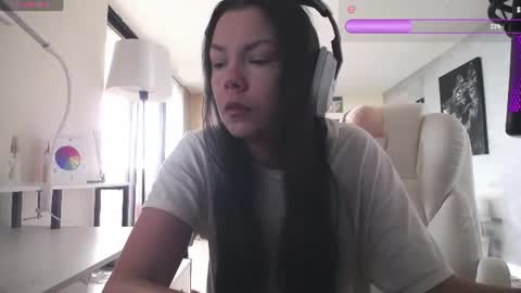 stage Kylie Sinner  brand CLITBAIT online show from July 8, 2026, 9:19 pm