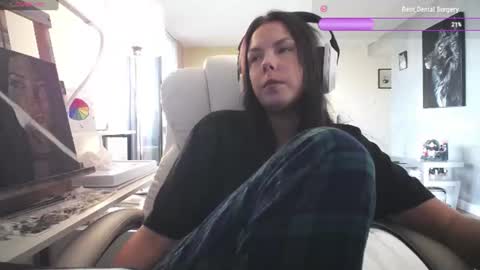 stage Kylie Sinner  brand CLITBAIT online show from July 21, 2026, 9:33 am