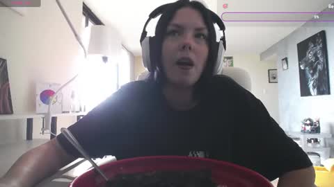stage Kylie Sinner  brand CLITBAIT online show from August 2, 2026, 9:24 pm