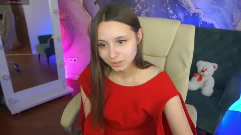 tinynataliee online show from April 23, 2026, 1:24 pm