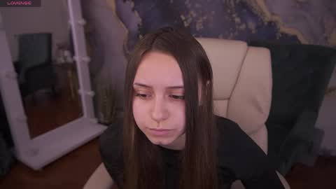 tinynataliee online show from May 3, 2026, 5:35 am