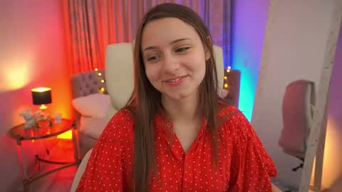 tinynataliee online show from May 4, 2026, 6:31 am