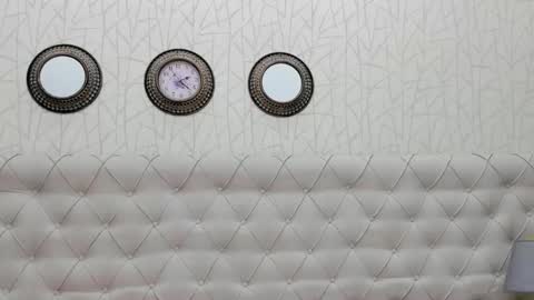 Tinnyrose online show from February 18, 2026, 7:32 pm