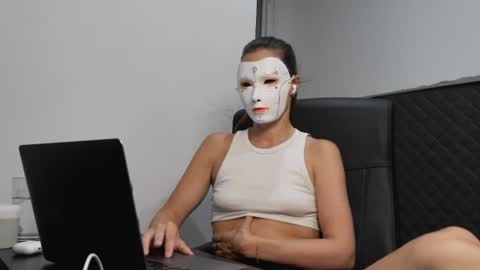 Tinks online show from July 28, 2026, 8:01 pm