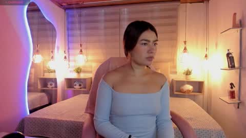 tique_ online show from October 1, 2025, 1:06 pm