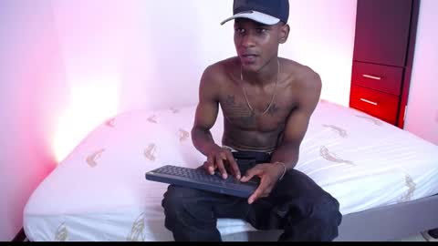 titan_sex333 online show from October 4, 2025, 12:19 am