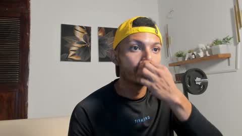 Snapshot of titobell10 chatting on April 1, 2026, 4:02 am titobell10 online show from April 1, 2026, 4:02 am