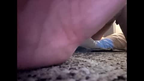 tj526316275 online show from April 28, 2026, 9:14 am