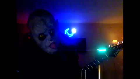 TK online show from November 3, 2025, 9:59 pm