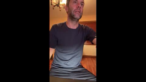 Snapshot of tlcik chatting on October 12, 2025, 11:59 pm tlcik online show from October 12, 2025, 11:59 pm