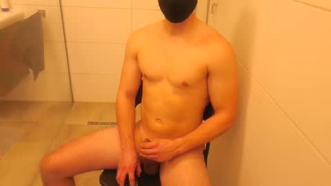 Snapshot of tobi_fit chatting on January 25, 2025, 2:36 pm Tobi online show from January 25, 2025, 2:36 pm