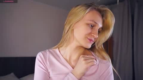 Mary online show from November 18, 2025, 6:40 am