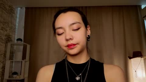 Lin online show from May 9, 2026, 4:17 am