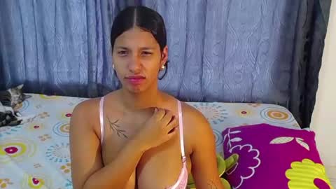 Snapshot of tokihoney chatting on June 9, 2026, 9:15 pm Adela y juan online show from June 9, 2026, 9:15 pm