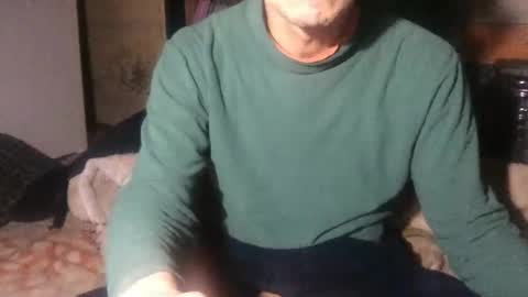 small man online show from December 21, 2025, 8:27 pm