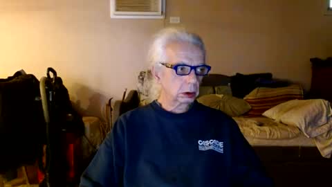 tom112292014 online show from December 8, 2024, 3:02 pm