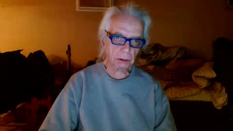 tom112292014 online show from February 18, 2025, 2:38 am