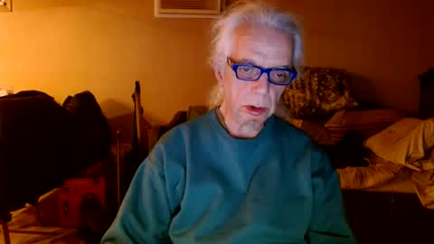 tom112292014 online show from March 4, 2025, 3:22 am