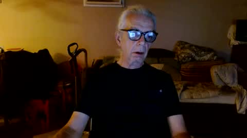 tom112292014 online show from September 10, 2025, 11:10 am