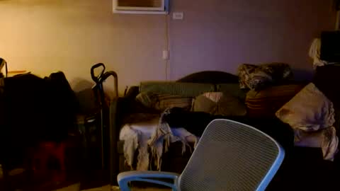 tom112292014 online show from September 15, 2025, 1:05 am