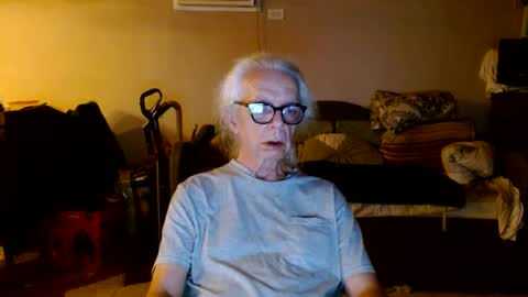 tom112292014 online show from September 17, 2025, 1:07 am