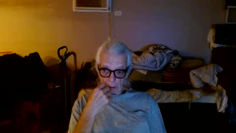 tom112292014 online show from September 23, 2025, 12:46 am