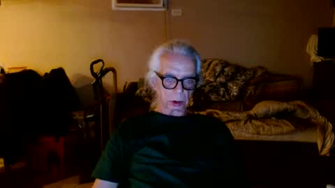 tom112292014 online show from October 6, 2025, 2:42 am