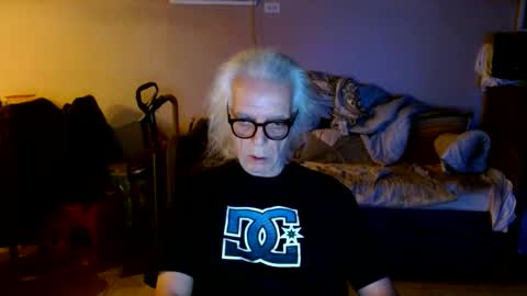 tom112292014 online show from October 9, 2025, 10:35 am