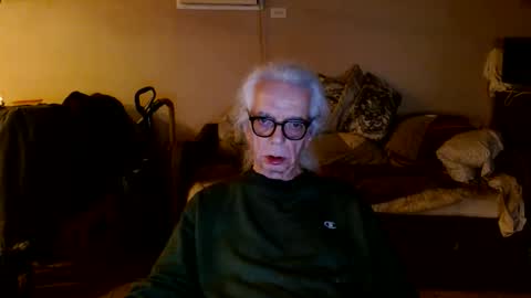Snapshot of tom112292014 chatting on February 16, 2026, 12:40 am tom112292014 online show from February 16, 2026, 12:40 am