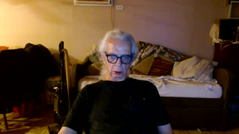 tom112292014 online show from June 15, 2026, 2:47 am